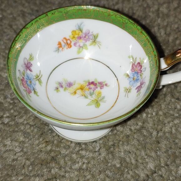 Vintage TEA CUP AND SAUCER Excellent condition - Picture 3 of 8
